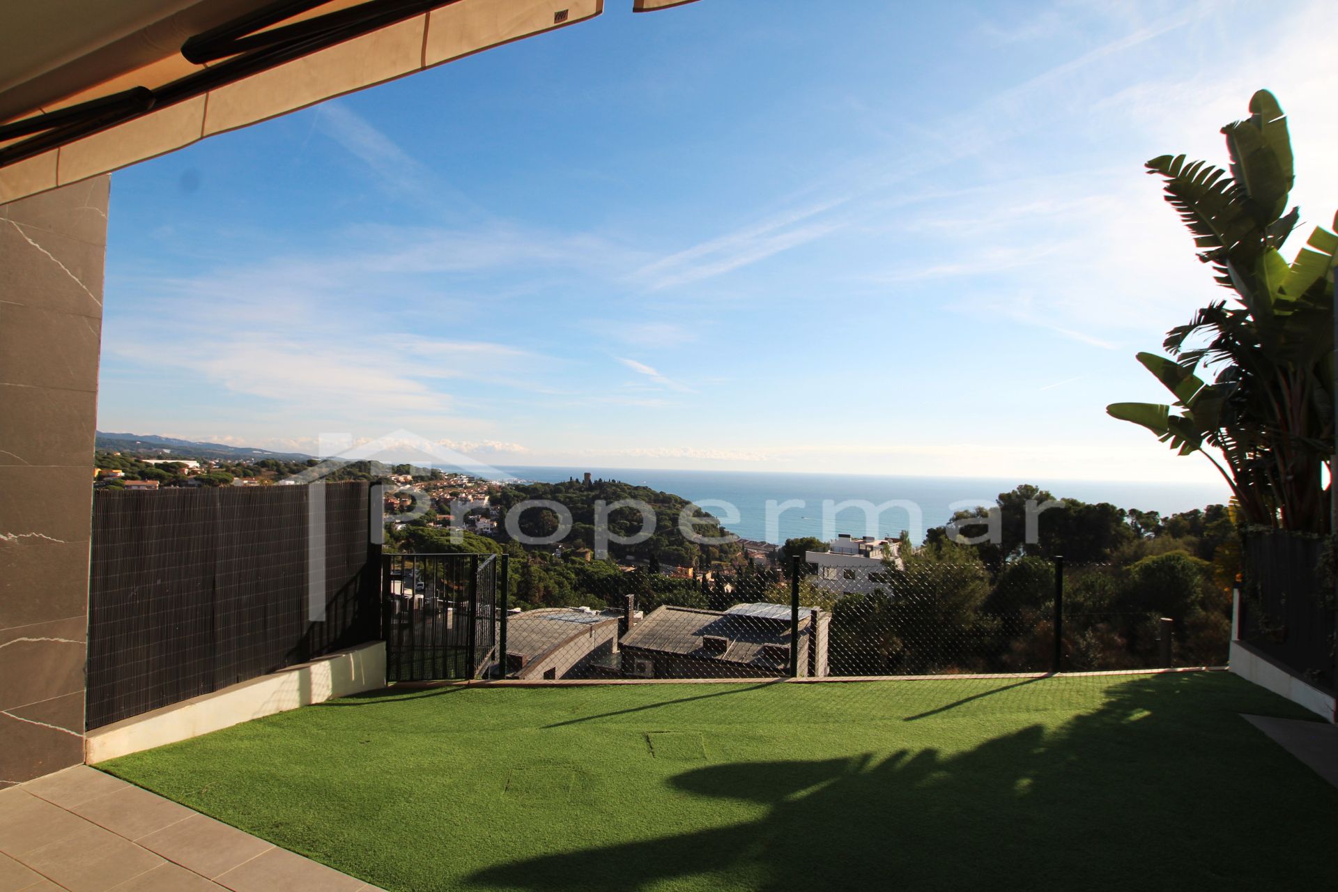 Exterior view of Single-family semi-detached for sale in Caldes d'Estrac  with Air Conditioner, Heating and Private garden