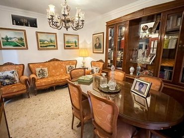 Piso con balcón en venta en Calle FENICIA