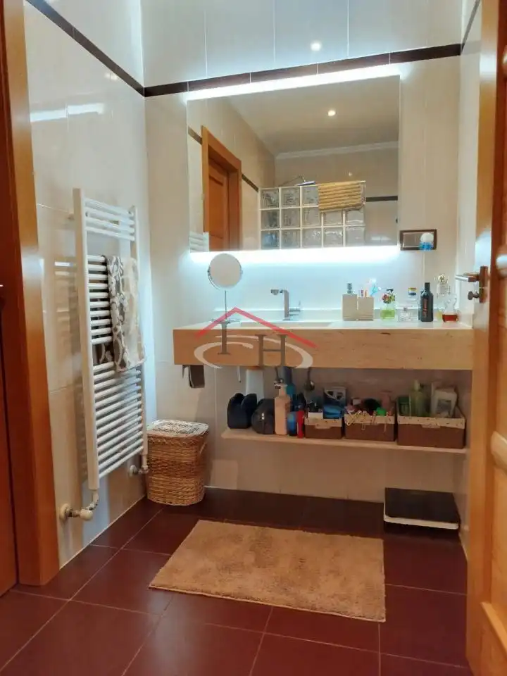 Bany de Casa o xalet en venda en Villadangos del Páramo amb Calefacció, Jardí privat i Piscina