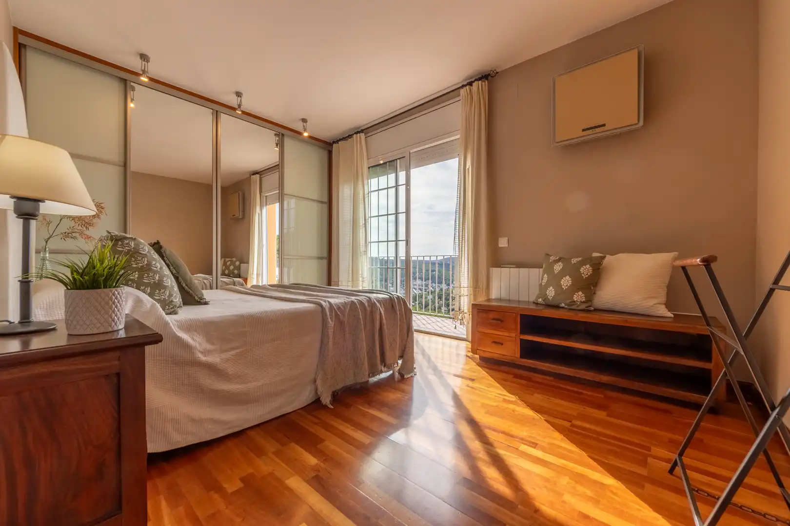 Chalet con terraza en venta en Carrer dels Pirineus, imagen 27