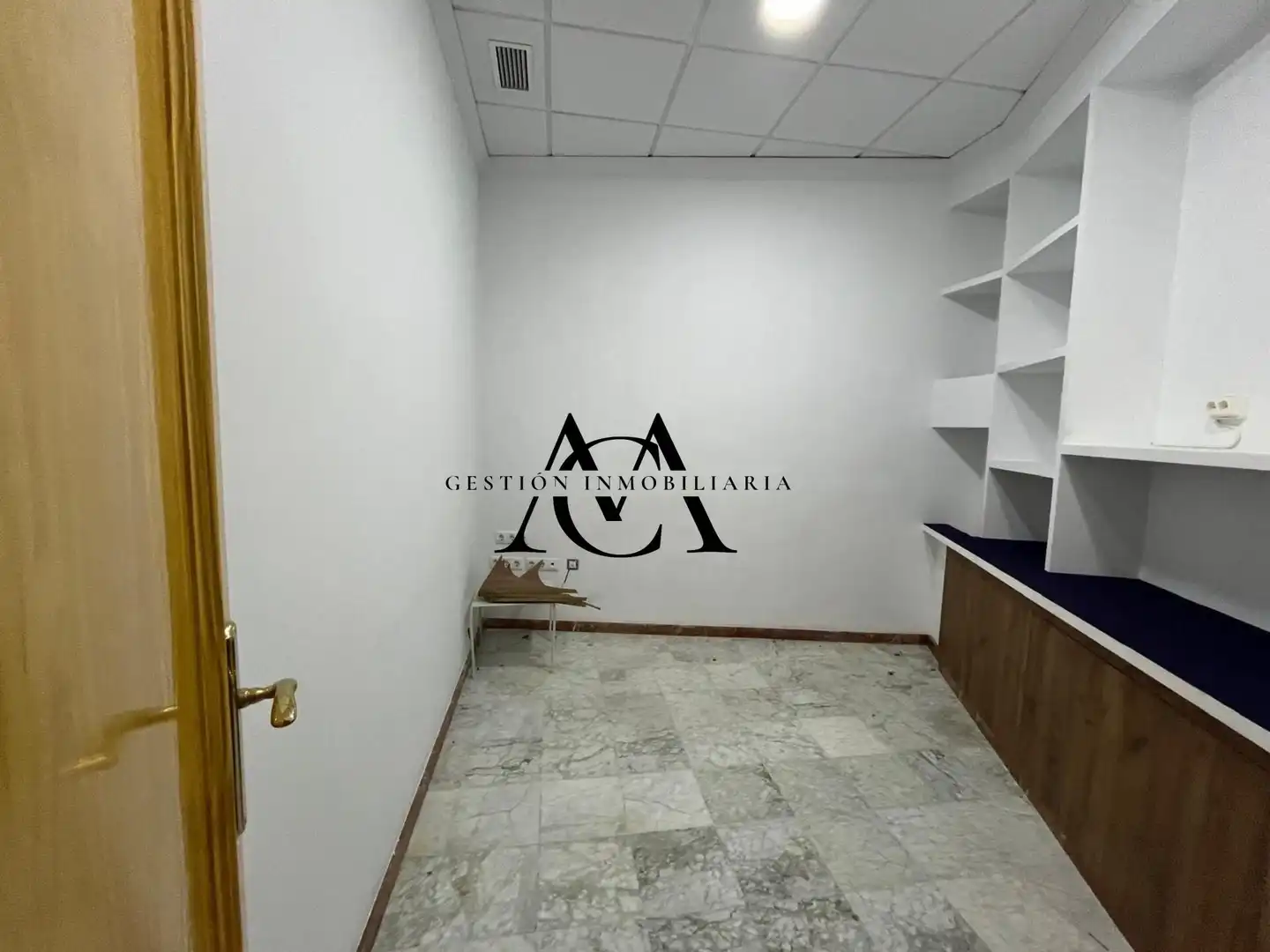 Oficina en venta en Lucena