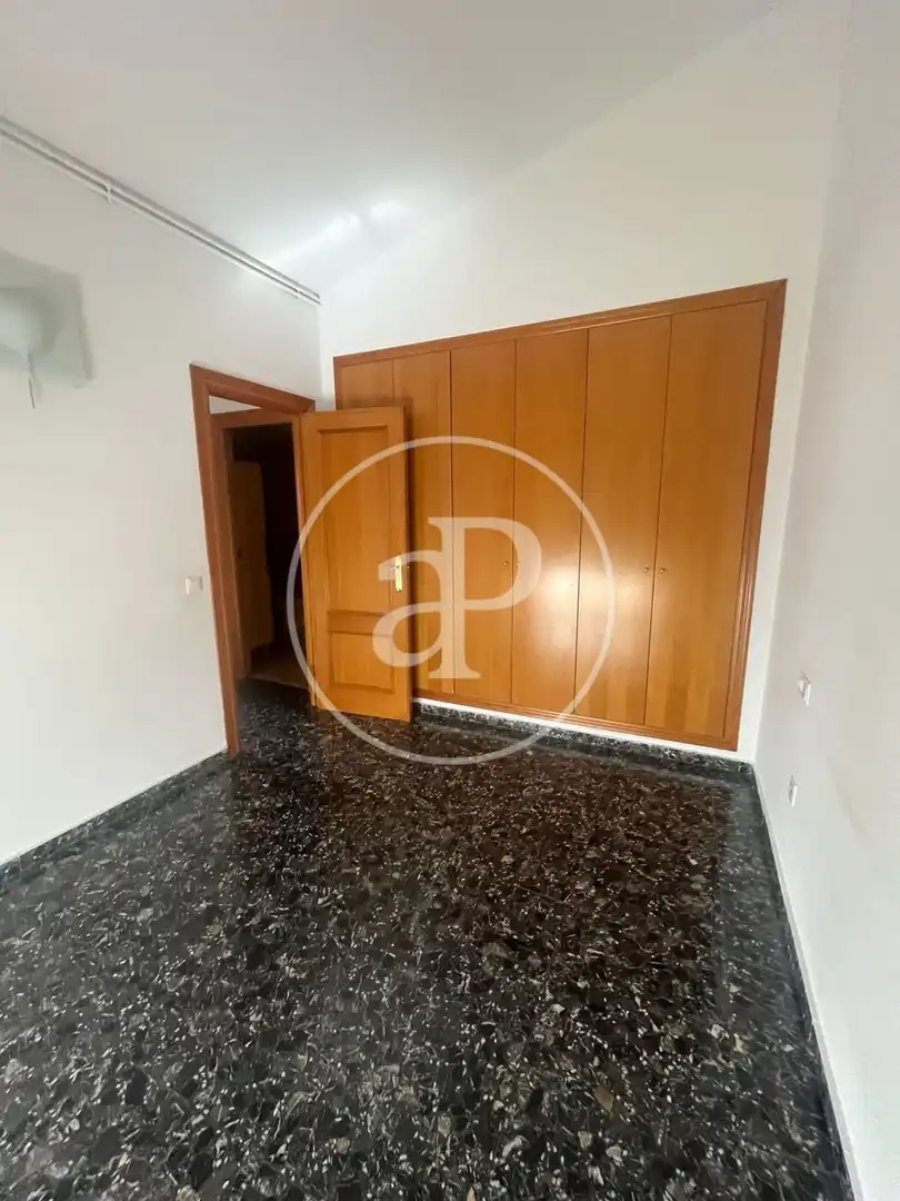 Piso de alquiler en Valencia con Aire acondicionado, Calefacción y Terraza
