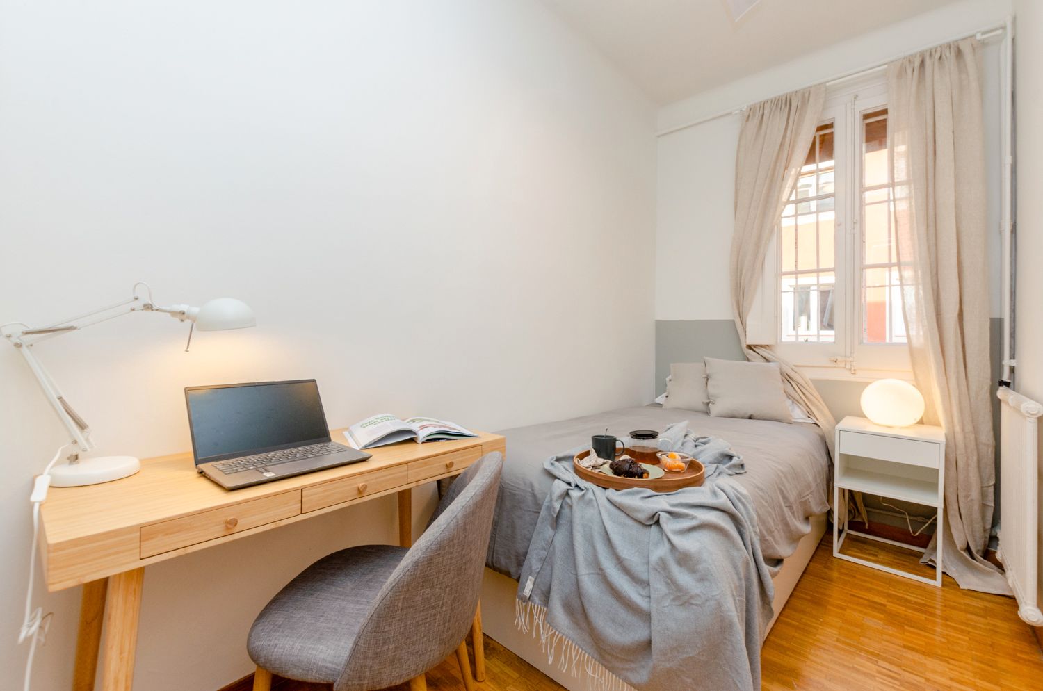 Bedroom of House or chalet to share in  Barcelona Capital  with Heating, Furnished and Oven