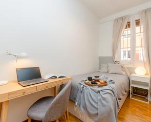 Bedroom of House or chalet to share in  Barcelona Capital  with Heating, Furnished and Oven