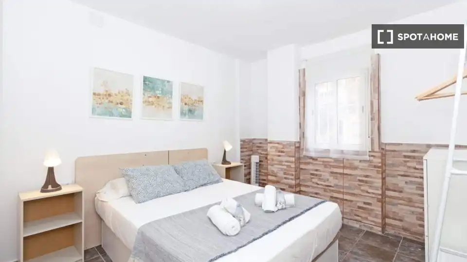 Bedroom of Flat for rent in Valencia  with Air Conditioner, Heating and Furnished