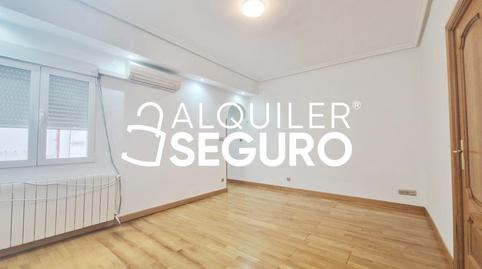Photo 5 of Flat to rent in De Cipriano Sancho , Ventas, Madrid