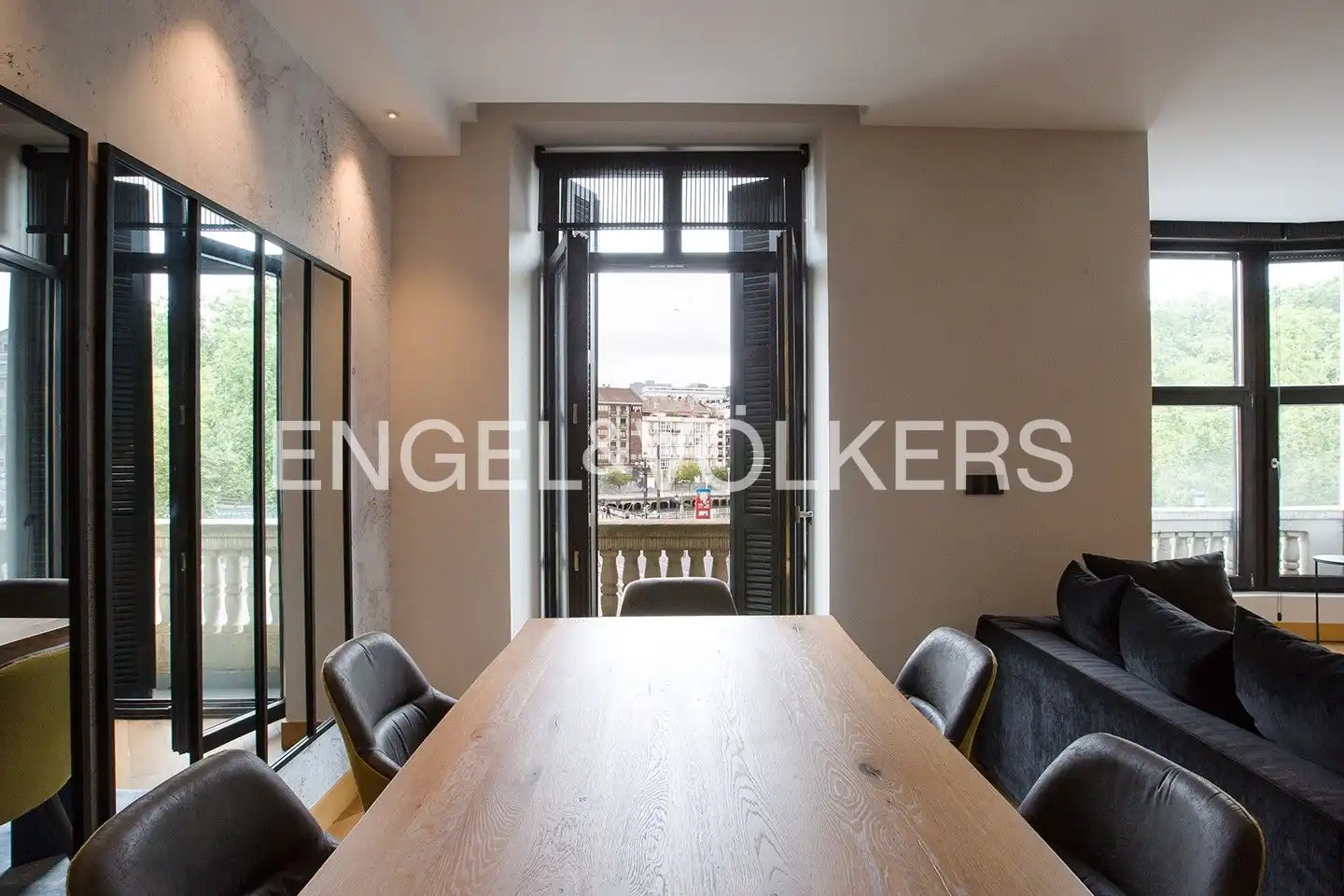 Comedor de Piso de alquiler en Bilbao  con Calefacción, Amueblado y Balcón