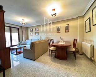 Living room of Flat for sale in Salamanca Capital  with Terrace and Balcony