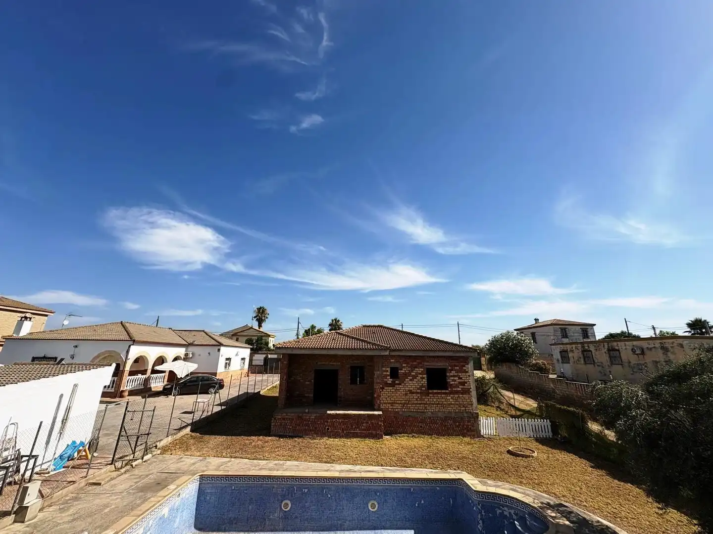 Vista exterior de Casa o xalet en venda en Almensilla amb Piscina comunitària