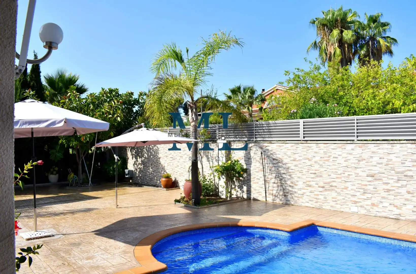 Swimming pool of Houses for sale in Roda de Berà  with Heating and Swimming Pool