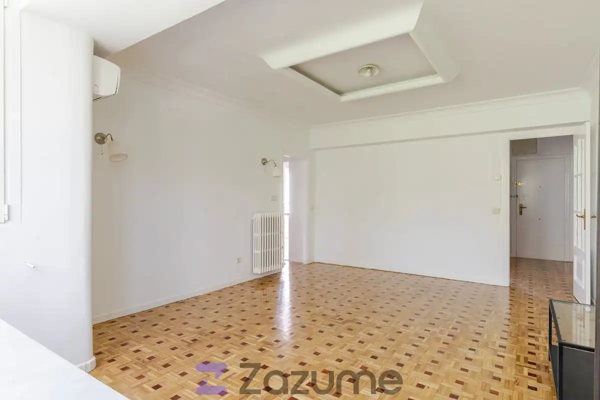 Wohnzimmer von Dachboden zur Miete in Madrid mit Klimaanlage, Heizung und Parkett