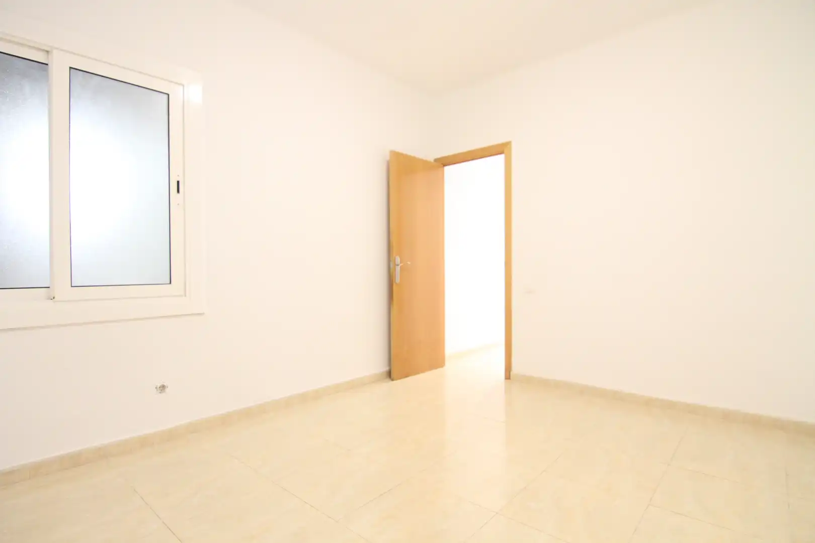 Habitación de Piso en venta en Olesa de Montserrat con Horno y Alarma