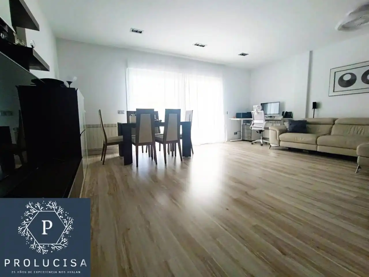 Sala d'estar de Casa adosada en venda en Moraleja de Enmedio amb Calefacció i Terrassa