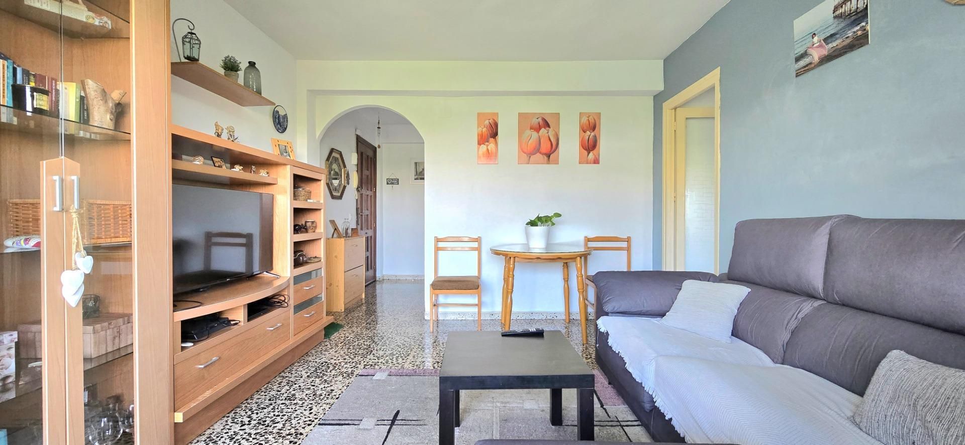 Sala d'estar de Pis en venda en Marbella amb Aire condicionat i Terrassa