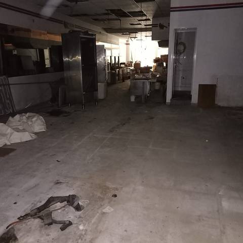 Local comercial en Alquiler en de Vilagarcía en Ensanche - Sar