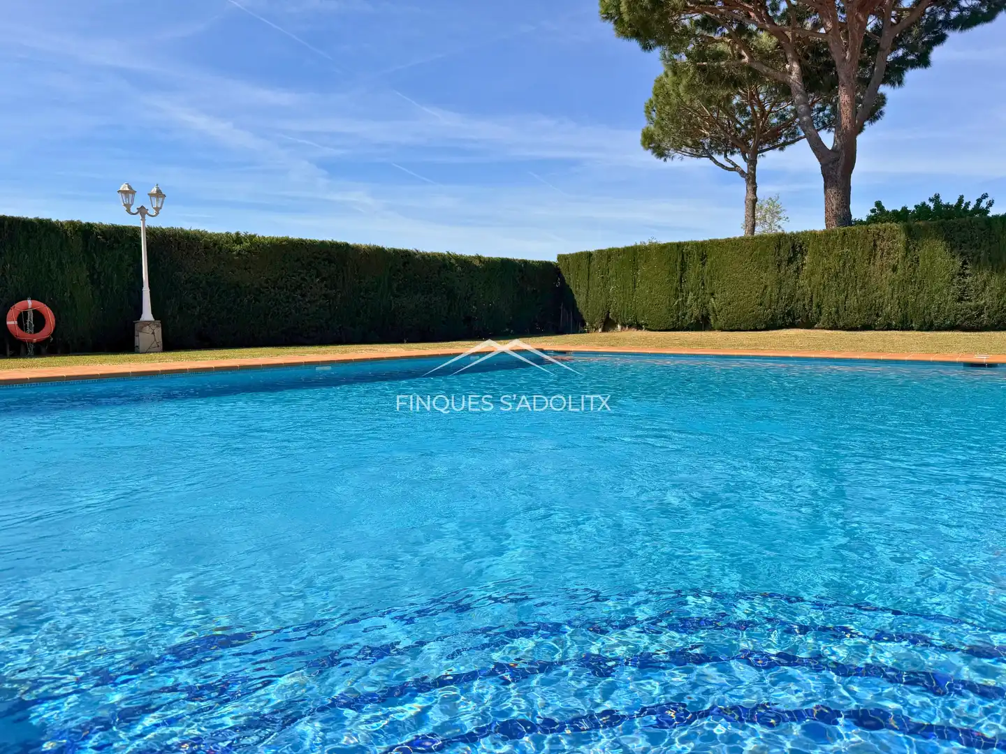 Piscina de Planta baixa en venda en Castell d'Aro, Platja d'Aro i s'Agaró amb Aire condicionat, Calefacció i Jardí privat