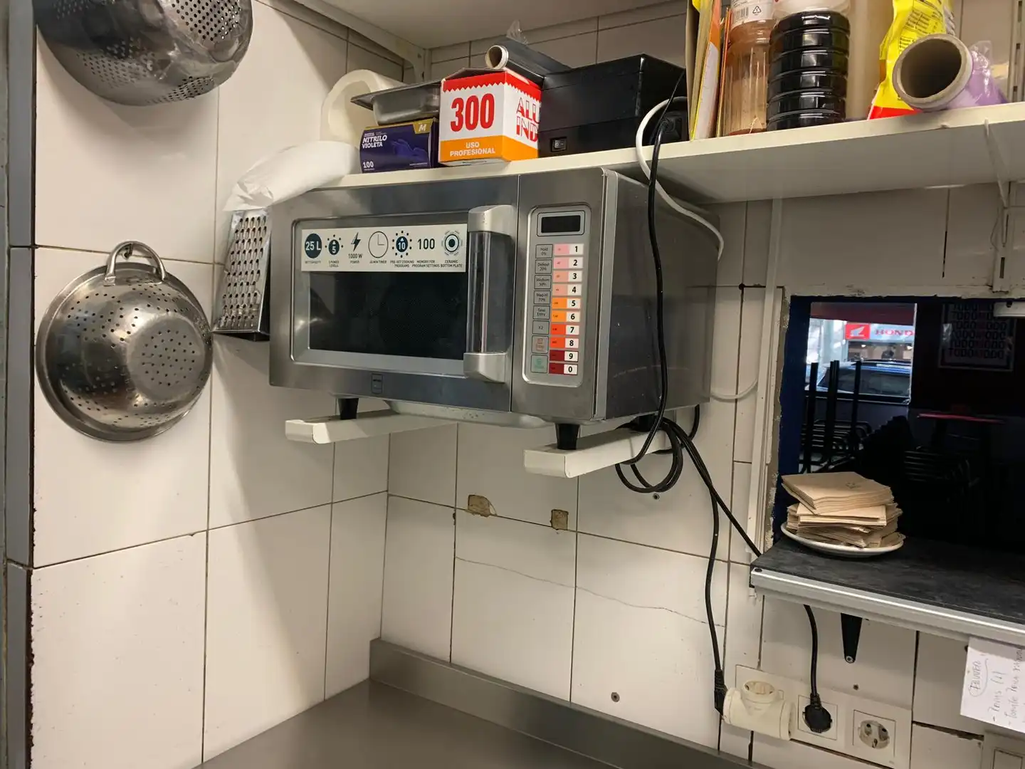 Cocina de Local en traspaso en Madrid con Aire acondicionado, Calefacción y Amueblado