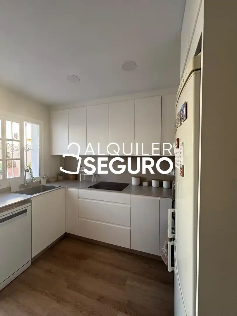 Detached house with pool to rent in Escritor busto previ, imagen 23
