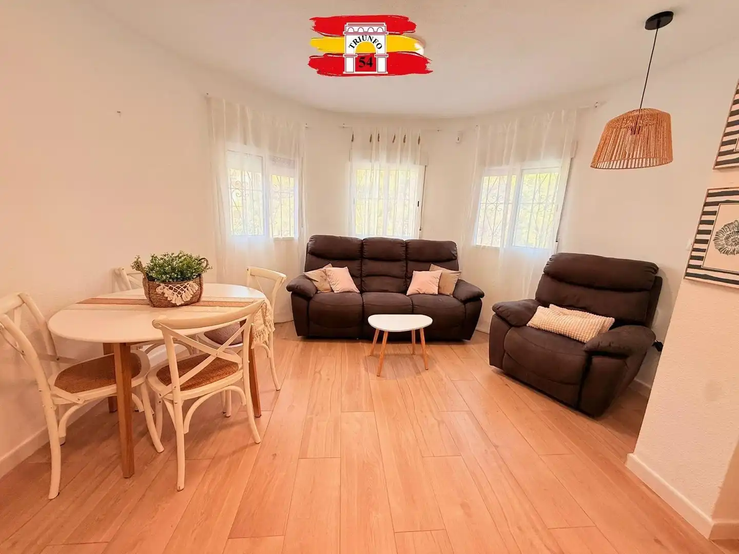Wohnzimmer von Haus oder Chalet zum Verkauf in Pilar de la Horadada mit Klimaanlage, Privatgarten und Schwimmbad