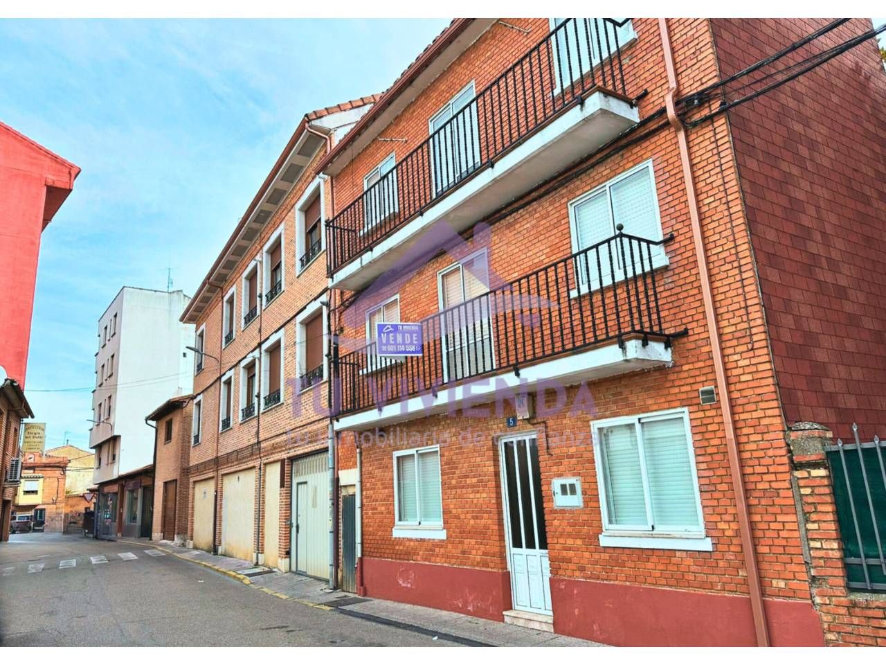 Exterior view of Houses for sale in Saldaña