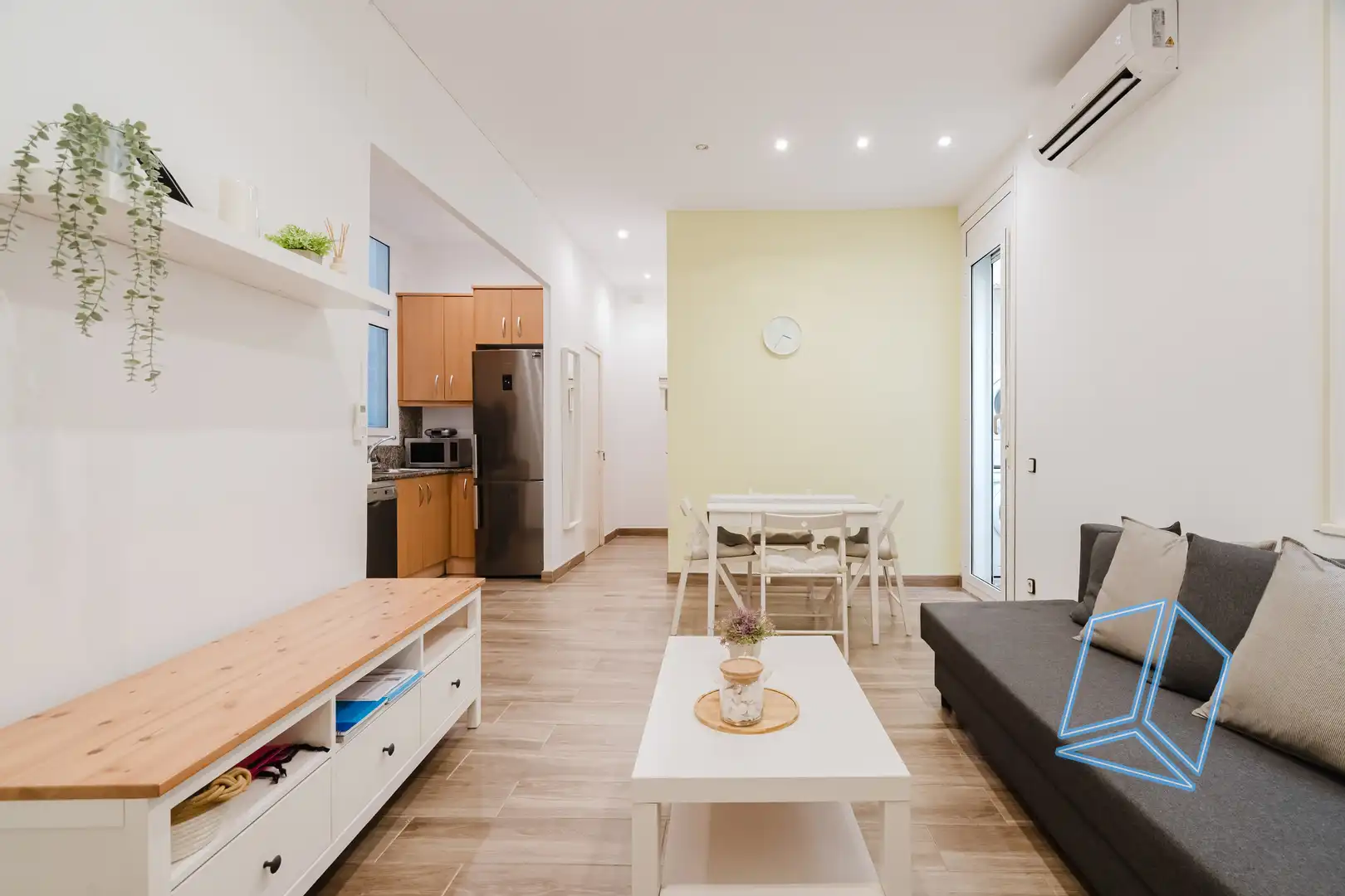 Sala d'estar de Planta baixa en venda en Barcelona amb Terrassa