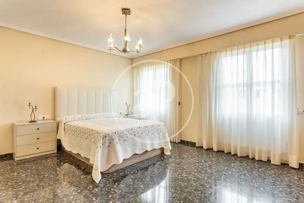 Habitación de Dúplex de alquiler en Burjassot con Aire acondicionado, Calefacción y Amueblado