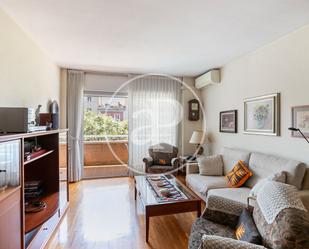 Living room of Flat for sale in  Barcelona Capital  with Air Conditioner, Heating and Private garden