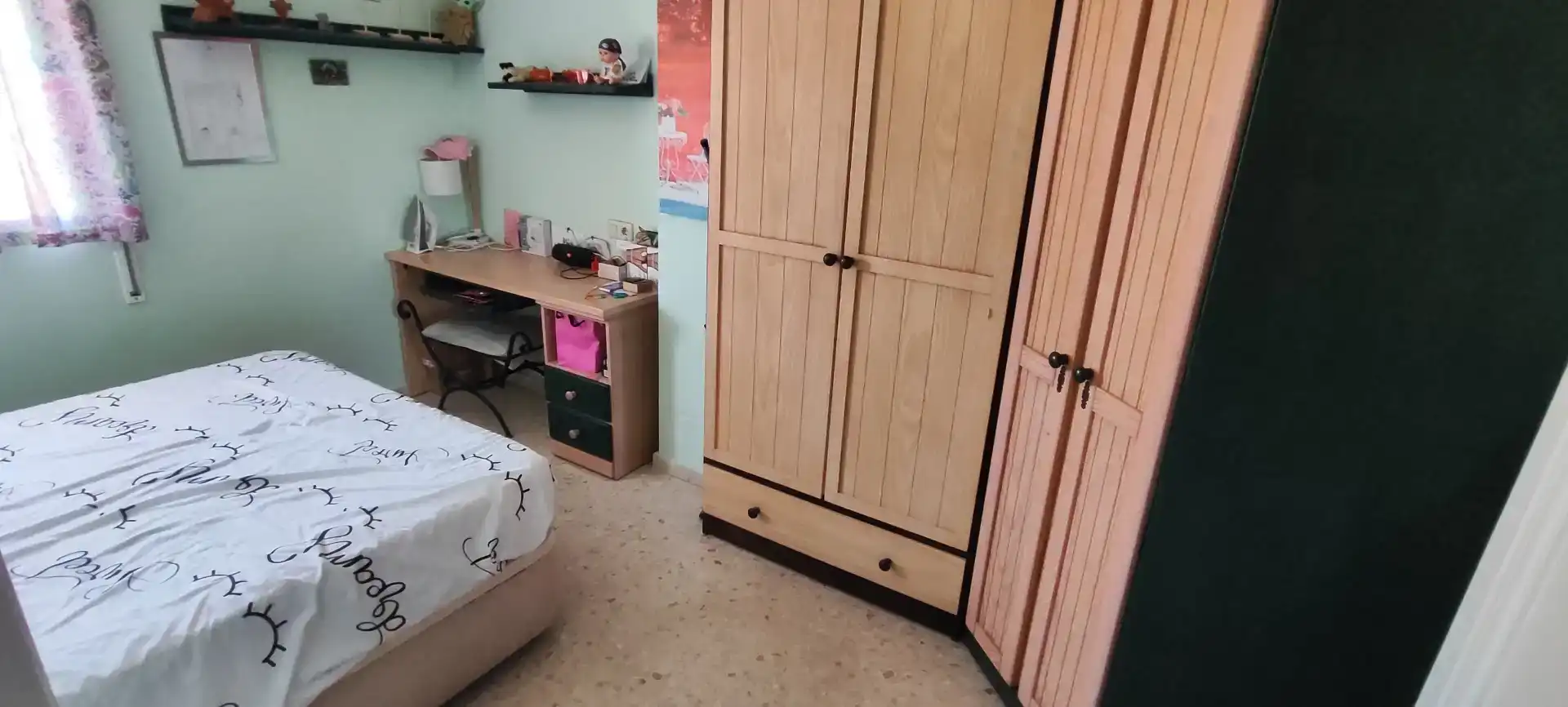 Dormitori de Casa adosada en venda en Algeciras amb Balcó
