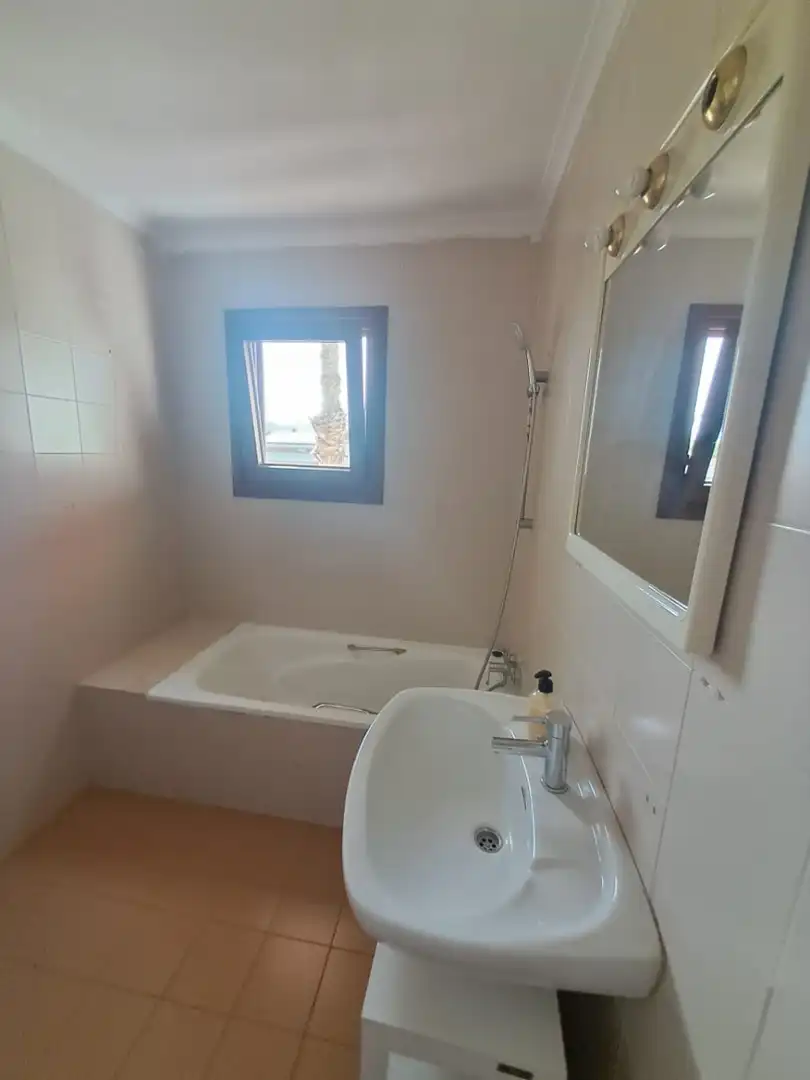 Badezimmer von Haus oder Chalet zur Miete in Mutxamel mit Klimaanlage, Terrasse und Schwimmbad