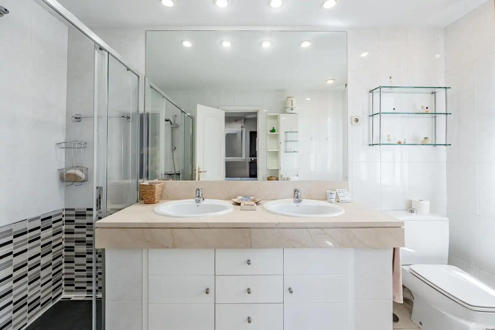 Baño de Casa o chalet en venta en Las Rozas de Madrid con Aire acondicionado, Calefacción y Jardín privado