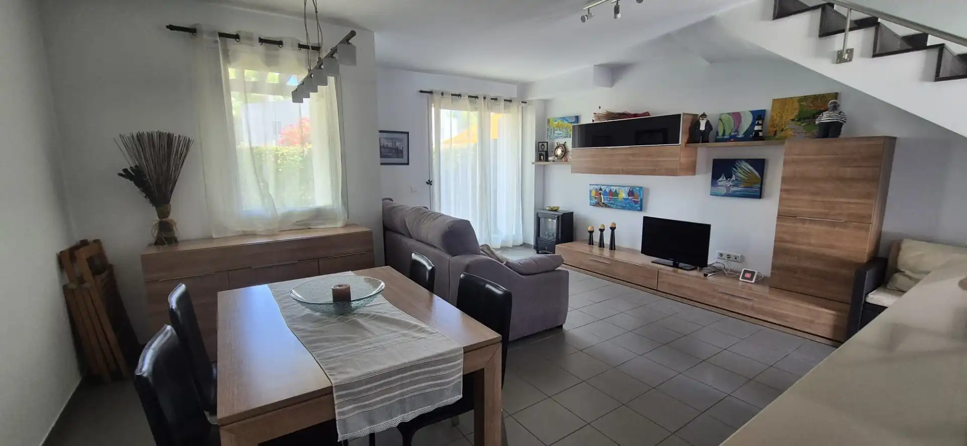Wohnzimmer von Einfamilien-Reihenhaus zum Verkauf in Mont-roig del Camp mit Klimaanlage, Privatgarten und Terrasse