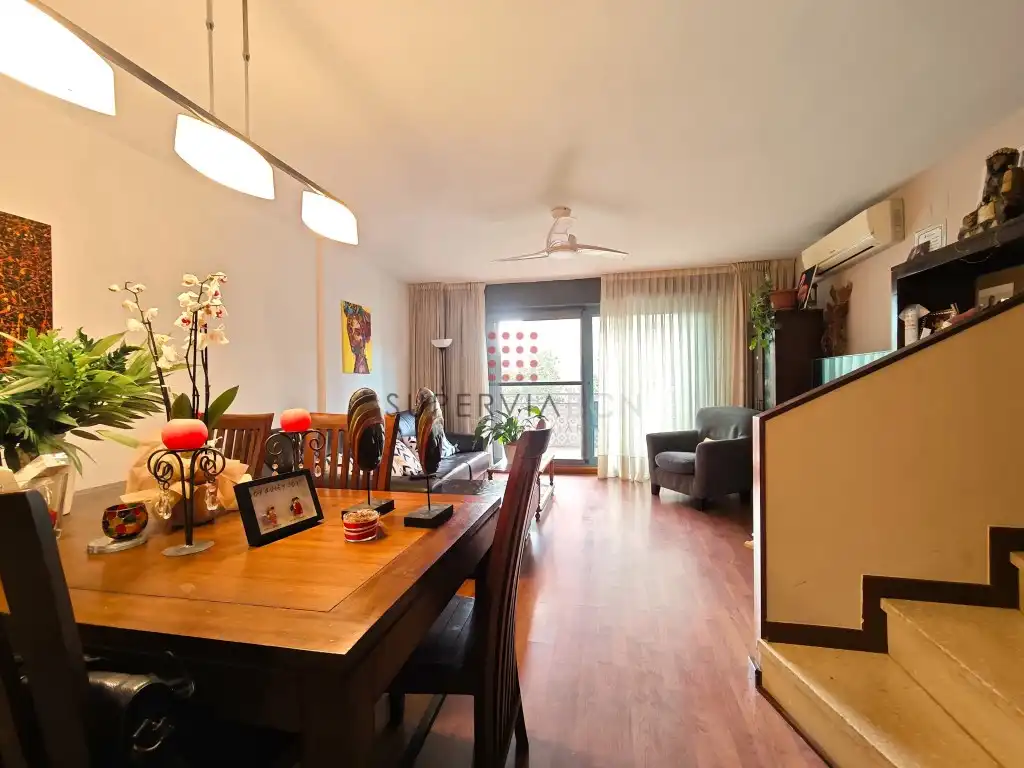 Sala d'estar de Dúplex en venda en Sant Just Desvern