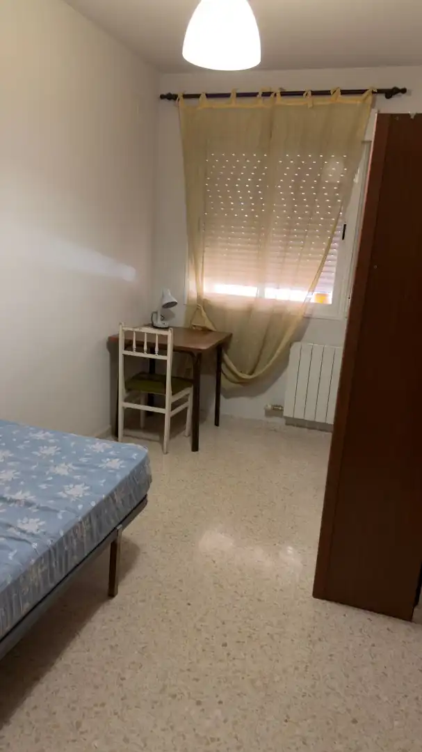 Schlafzimmer von Wohnung zur Miete in Granada mit Heizung, Privatgarten und Möbliert