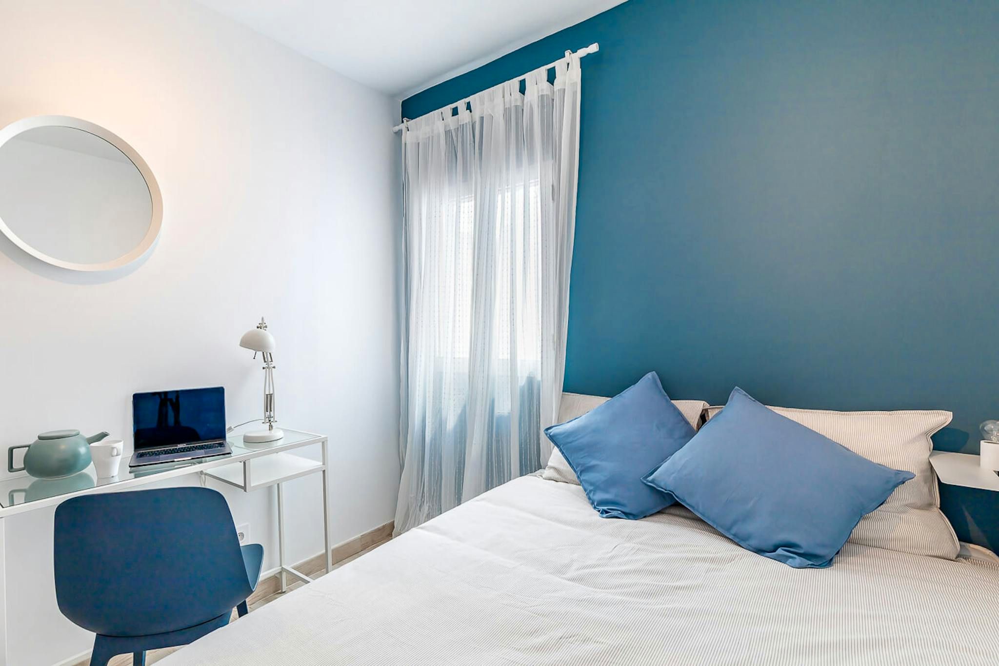 Habitación de Piso de alquiler en  Madrid Capital con Lavadora y TV