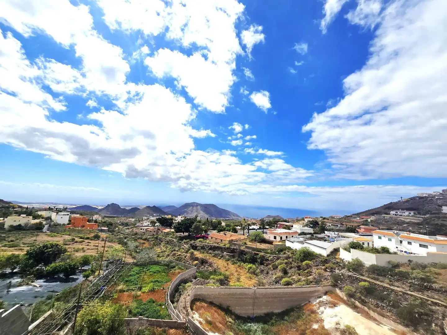 Vista exterior de Casa o xalet en venda en Arona amb Terrassa