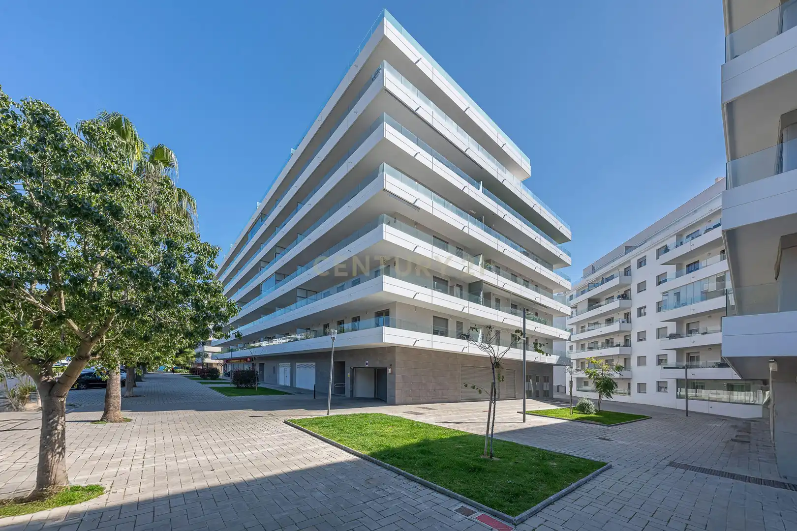 Vista exterior de Apartament en venda en Marbella amb Aire condicionat, Traster i Piscina