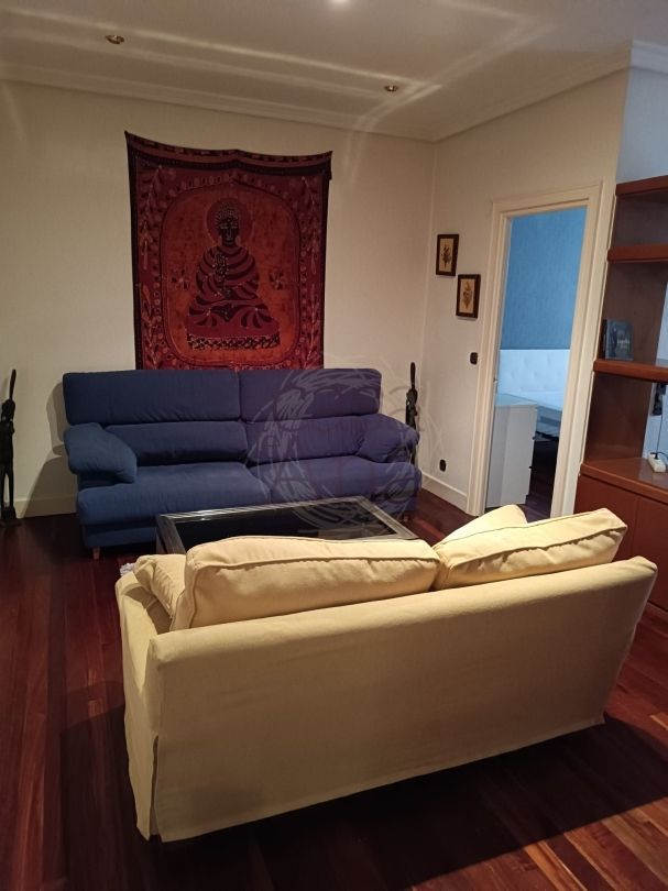Sala d'estar de Pis en venda en Bilbao  amb Calefacció i Balcó
