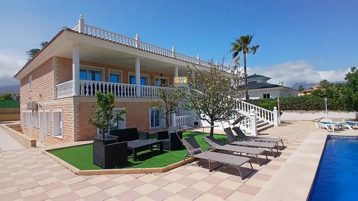 Villa avec piscine à vendre à Pueblo - Urbanizaciones, imagen 2