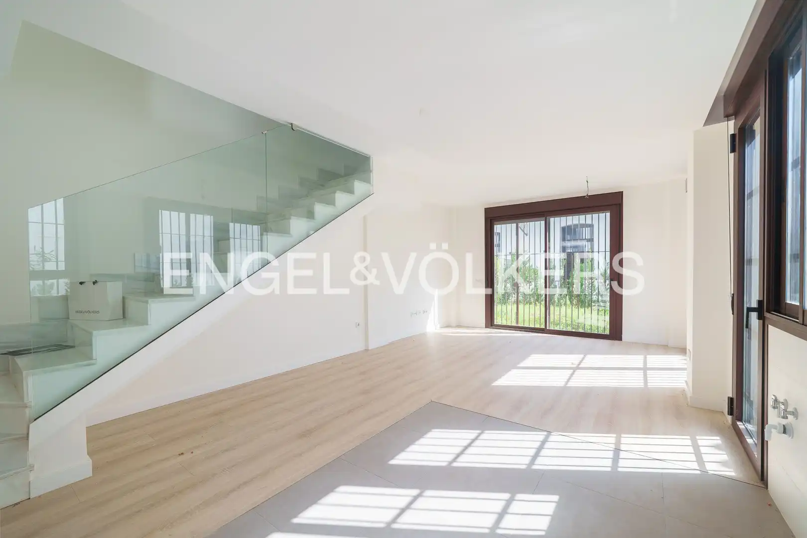 Sala d'estar de Casa adosada en venda en El Puerto de Santa María amb Calefacció