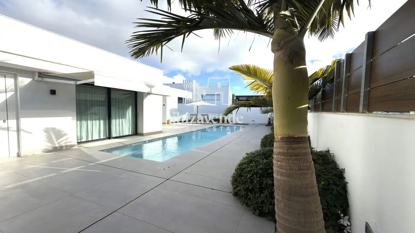 Vista exterior de Casa o xalet en venda en Santa Eulària des Riu amb Aire condicionat, Calefacció i Piscina