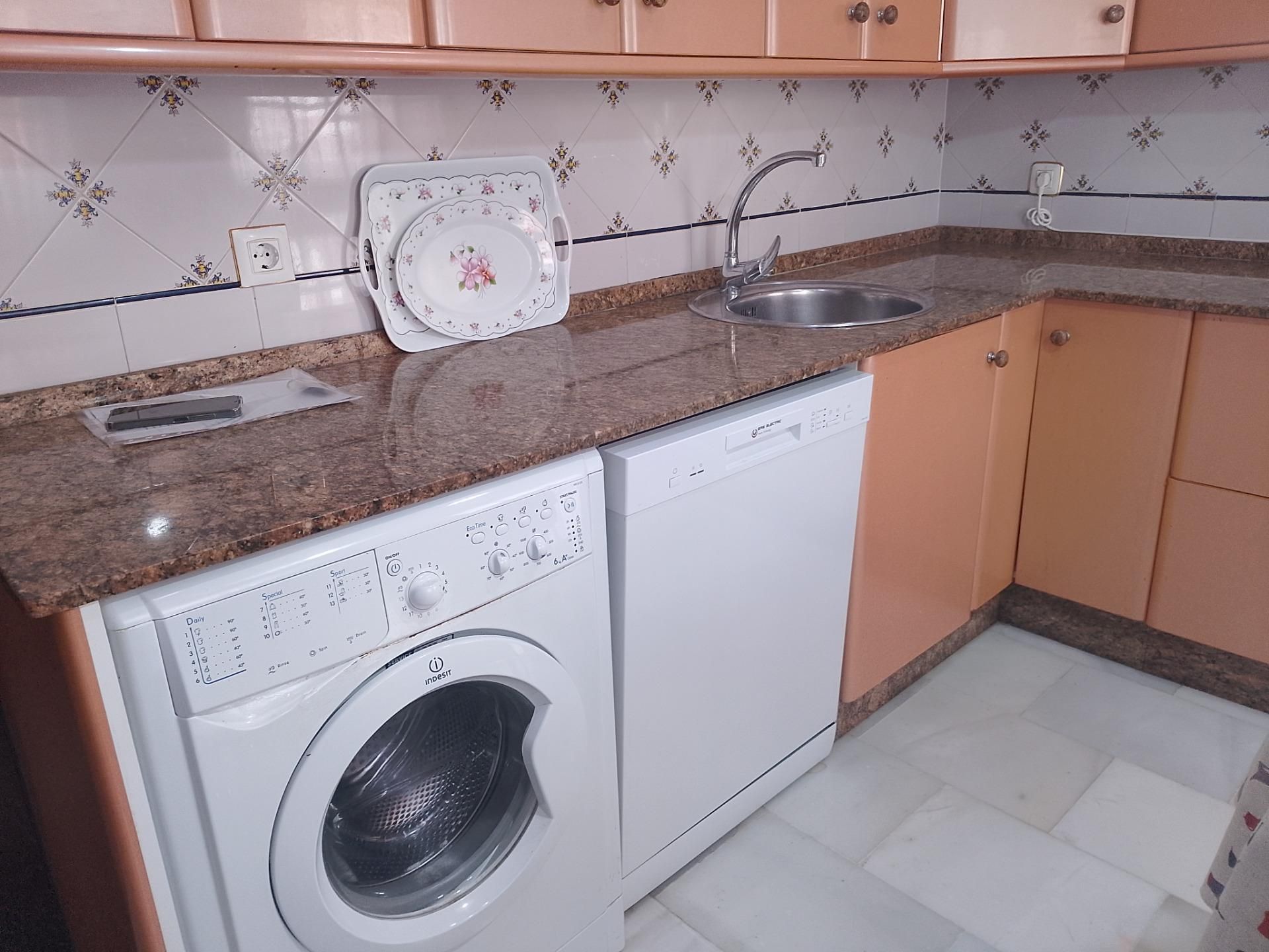 Cuina de Pis en venda en San Fernando amb Aire condicionat, Terrassa i Balcó