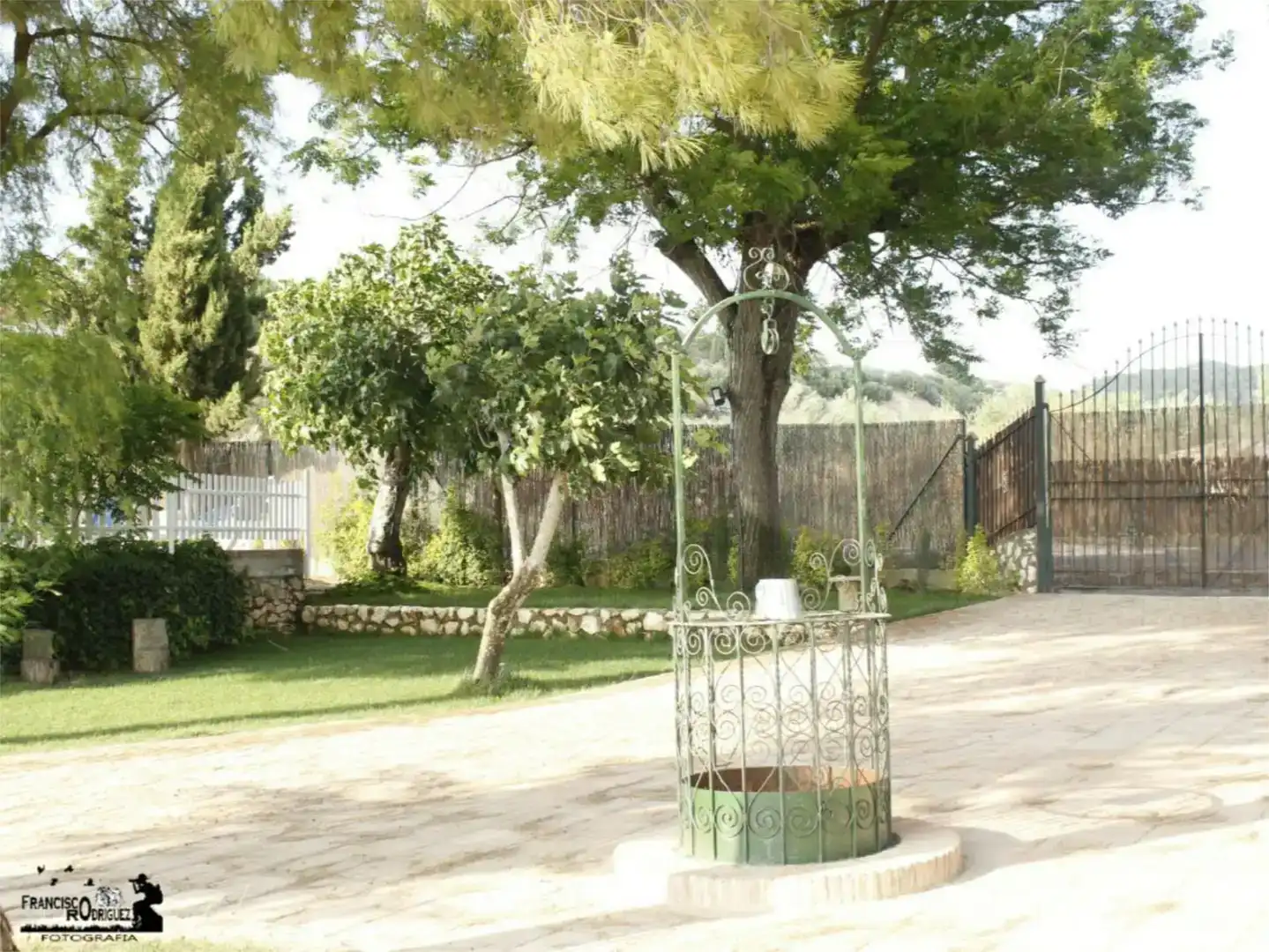 Jardí de Finca rústica en venda en Gilena amb Aire condicionat i Piscina