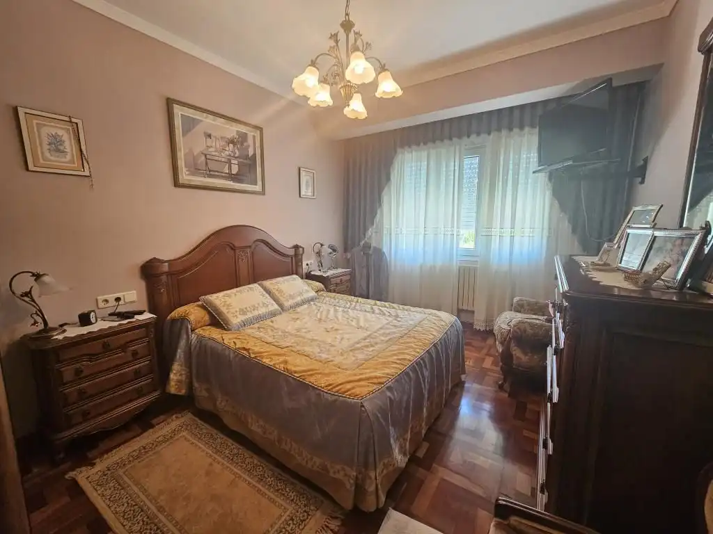 Dormitori de Casa o xalet en venda en Boiro amb Calefacció, Parquet i Terrassa