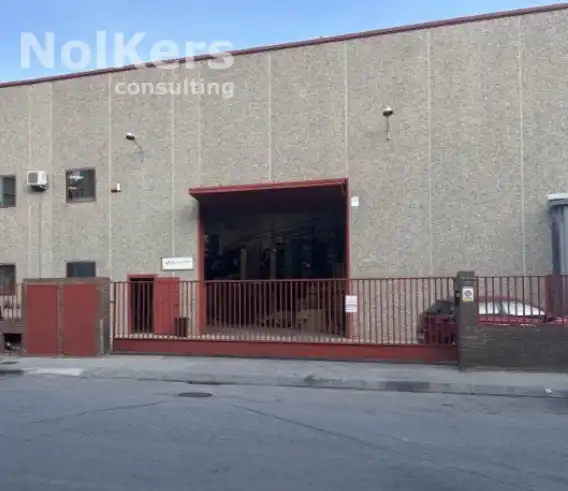 Außenansicht von Fabrikhallen zur Miete in Montcada i Reixac mit Heizung