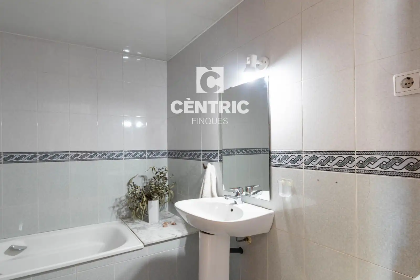 Bathroom of Attic for sale in Centre