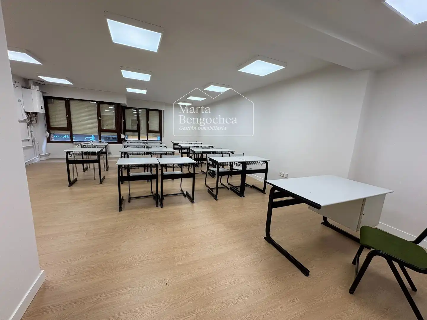 Oficina de lloguer en San Martín 