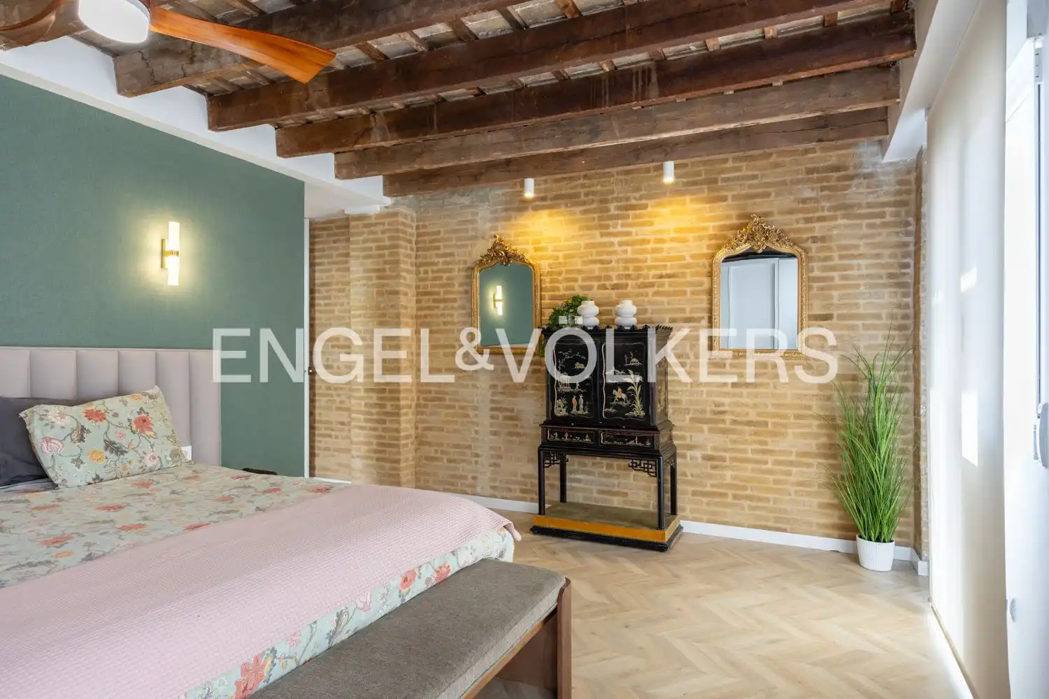 Bedroom of Attic for sale in Valencia  with Air Conditioner, Heating and Parquet flooring