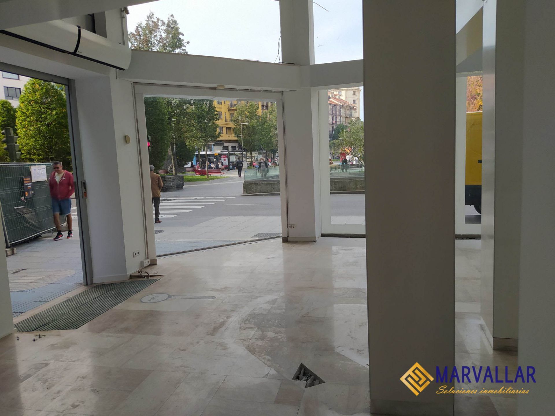 Premises to rent in Santander