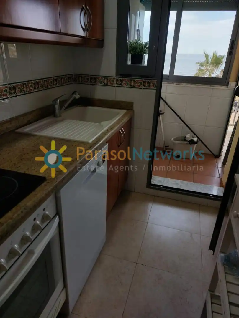 Cocina de Apartamento de alquiler en Guardamar de la Safor con Aire acondicionado, Calefacción y Terraza