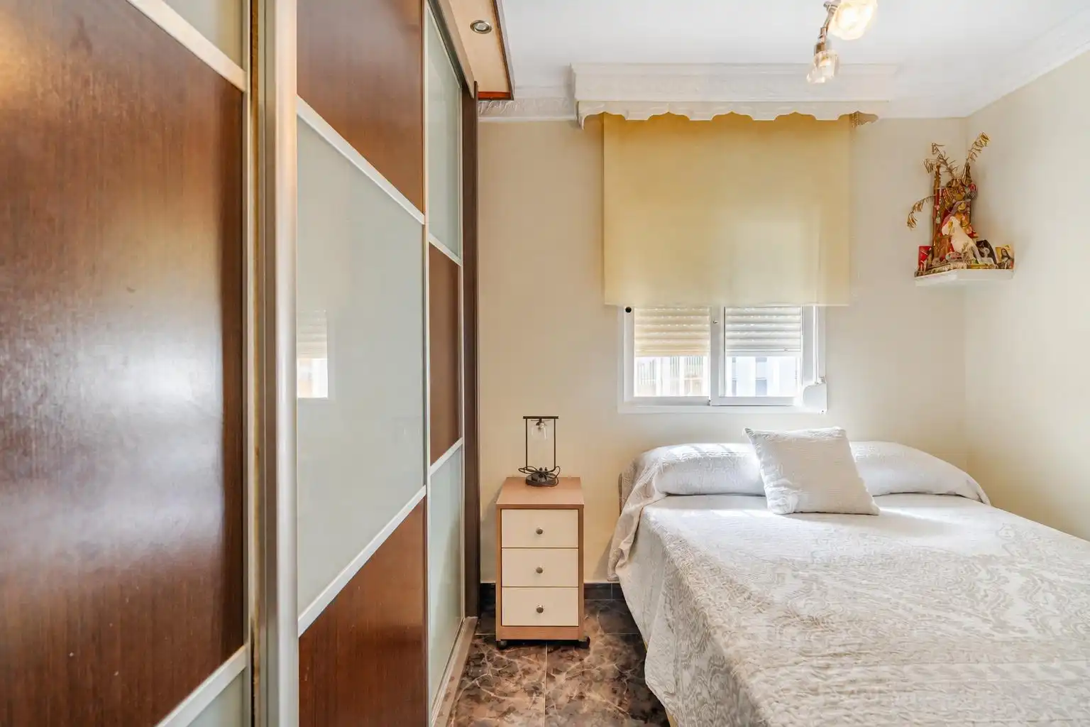Habitación de Apartamento en venta en Estepona con Aire acondicionado, Calefacción y Terraza